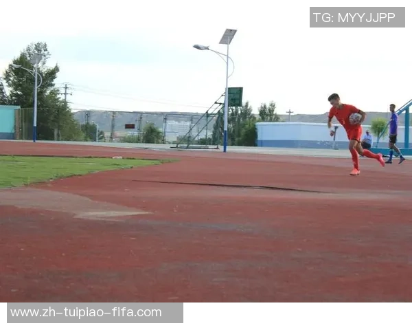 足球交叉掩护战术解析及其在比赛中的应用技巧探讨